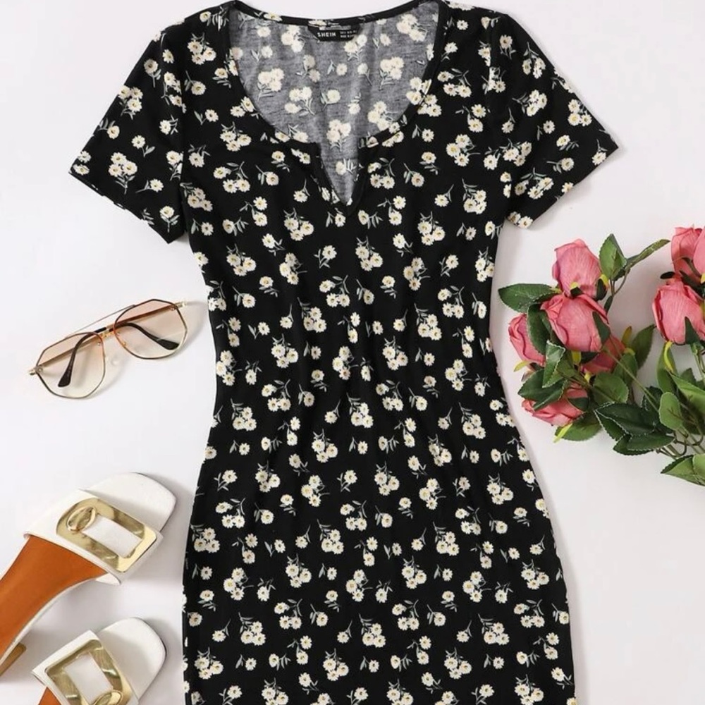 SHEIN - M - FLORAL  DRESS - NEW